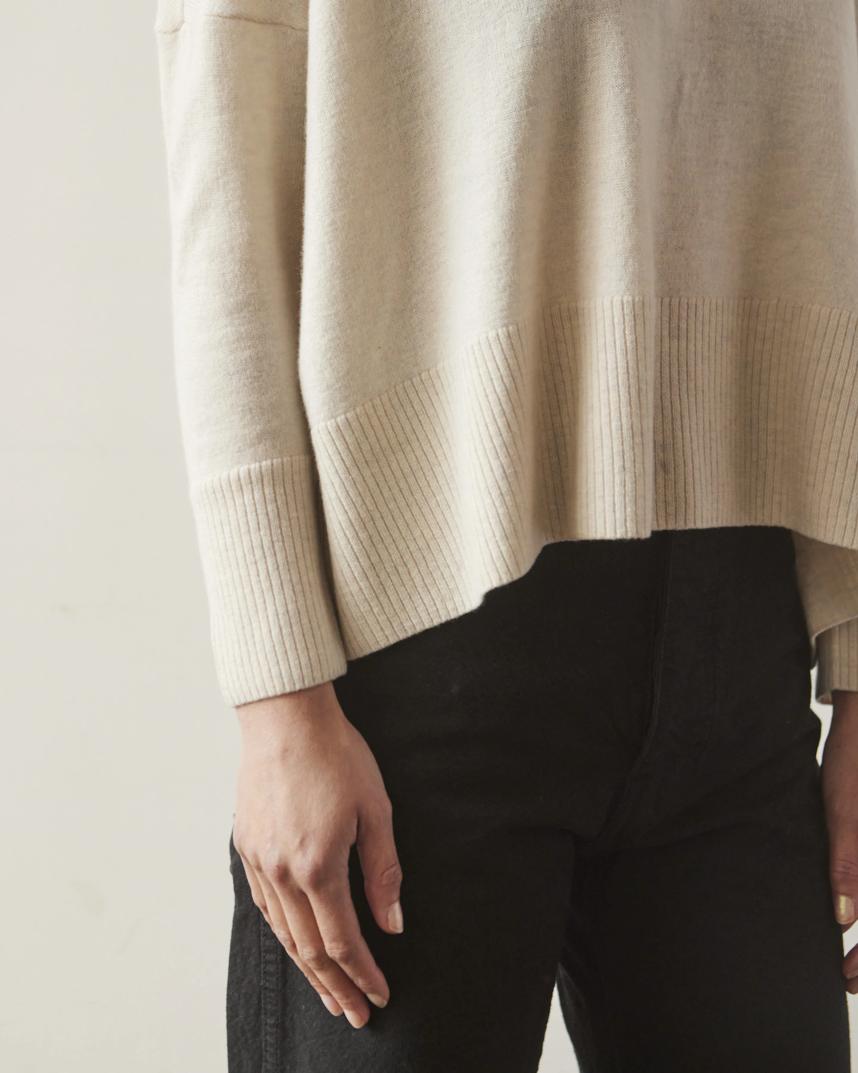7115 V-Neck Sweater, Off-White
